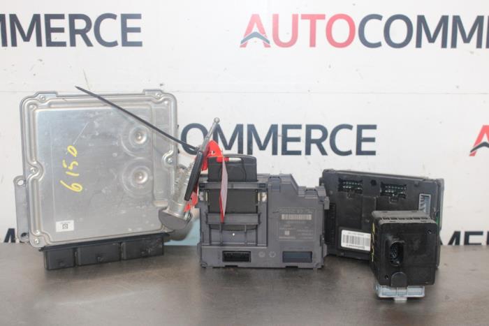 Used Engine management computer Renault Clio IV (5R) 1.5 dCi 75 FAP Price € 250,00 Margin scheme offered by Autocommerce