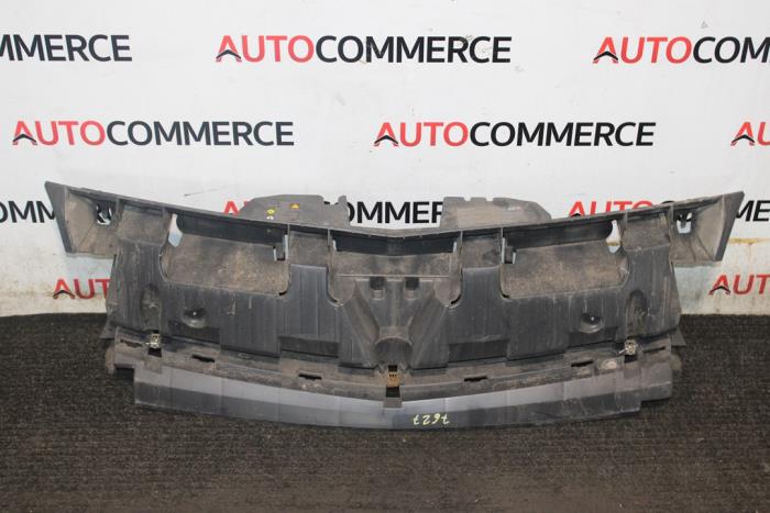 Begagnade Front Renault Kangoo Express (FW) 1.6 Pris € 50,00 Marginaltabell erbjuds av Autocommerce