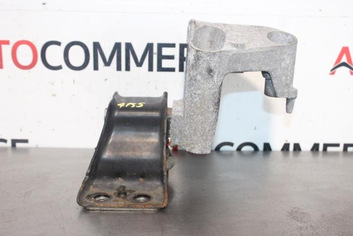 Used Engine mount Renault Modus/Grand Modus (JP) 1.6 16V Price € 20,00 Margin scheme offered by Autocommerce