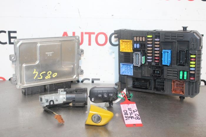 Used Engine management computer Peugeot 208 II (UB/UH/UP) 1.2 Vti 12V PureTech 75 Price € 325,00 Margin scheme offered by Autocommerce