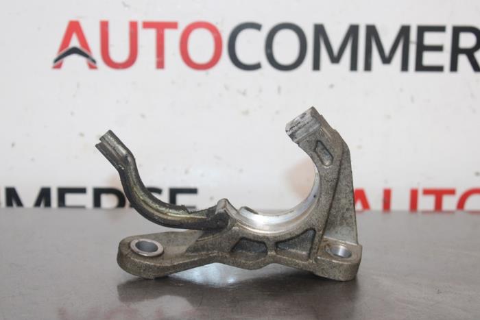 Used Engine mount Renault Scénic II (JM) 1.6 16V Price € 15,00 Margin scheme offered by Autocommerce