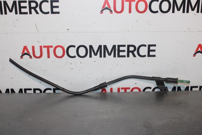 Gebrauchte Ölmessstab Peugeot 206 (2A/C/H/J/S) 1.4 XR,XS,XT,Gentry Preis € 10,00 Margenregelung angeboten von Autocommerce