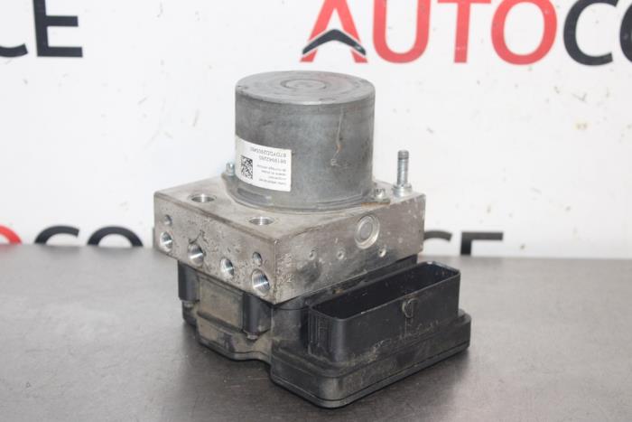 Begagnade ABS-pump Citroen C4 Picasso (3D/3E) 1.6 e-Hdi, BlueHDi 115 Pris € 170,00 Marginaltabell erbjuds av Autocommerce