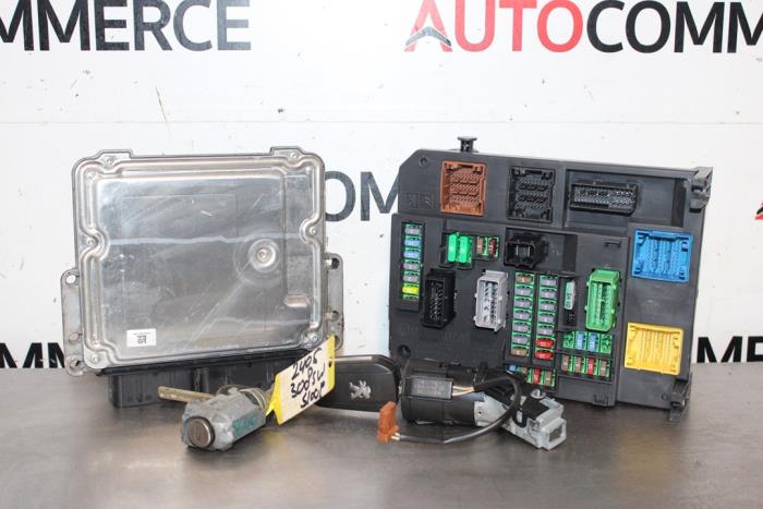 Used Engine management computer Peugeot 308 SW (L4/L9/LC/LJ/LR) 1.6 HDi 115 Price on request offered by Autocommerce