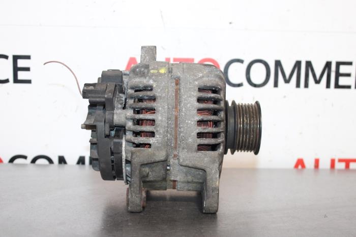 Gebrauchte Dynamo Renault Clio III (BR/CR) 1.4 16V Preis € 50,00 Margenregelung angeboten von Autocommerce
