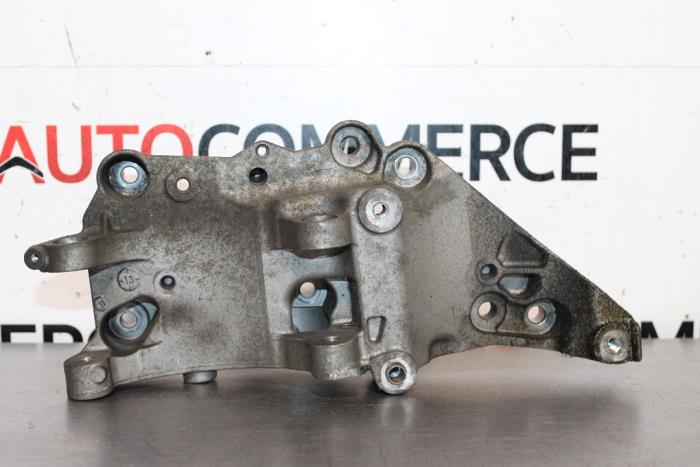 Used Alternator upper bracket Peugeot 207/207+ (WA/WC/WM) 1.4 Price € 30,00 Margin scheme offered by Autocommerce