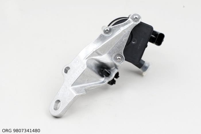 Nya Extra vattenpump Peugeot 208 I (CA/CC/CK/CL) 1.2 12V e-THP PureTech 110 Pris € 90,75 Inklusive moms erbjuds av Autocommerce