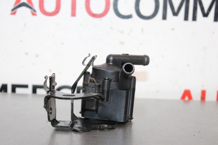 Begagnade Extra vattenpump Citroen C5 III Tourer (RW) 1.6 16V THP 155 Pris € 50,00 Marginaltabell erbjuds av Autocommerce