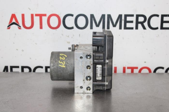 Begagnade ABS-pump Citroen C4 Picasso (UD/UE/UF) 1.6 16V VTi 120 Pris € 40,00 Marginaltabell erbjuds av Autocommerce