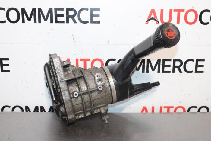 Usagé Pompe de direction Peugeot 2008 (CU) 1.2 Vti 12V PureTech 82 Prix sur demande proposé par Autocommerce