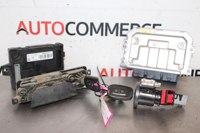 Used Engine management computer Dacia Dokker Express (8S) 1.6 16V Price on request offered by Autocommerce