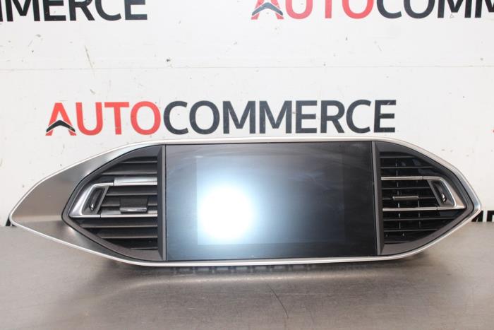 Begagnade Innerdisplay Peugeot 308 SW (L4/L9/LC/LJ/LR) 1.5 BlueHDi 130 Van Pris på förfrågan erbjuds av Autocommerce