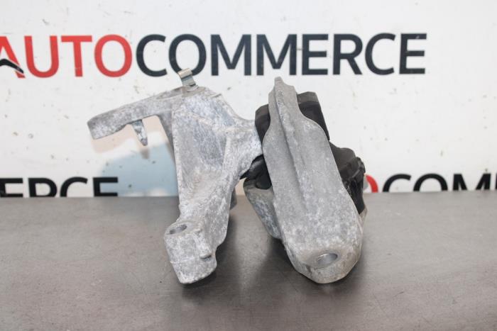 Used Engine mount Renault Megane III Berline (BZ) 1.6 16V BiFuel Price on request offered by Autocommerce