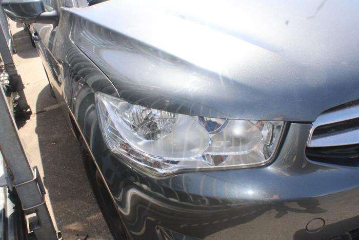 Używane Reflektor prawy Citroen C-Elysee (DD) 1.2 Vti 82 12V Cena € 150,00 Procedura marży oferowane przez Autocommerce