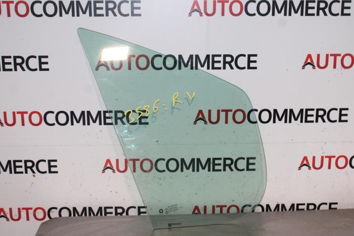 Usados Ventanilla triangular derecha delante Renault Trafic New (FL) 2.0 dCi 16V 115 Precio de solicitud ofrecido por Autocommerce