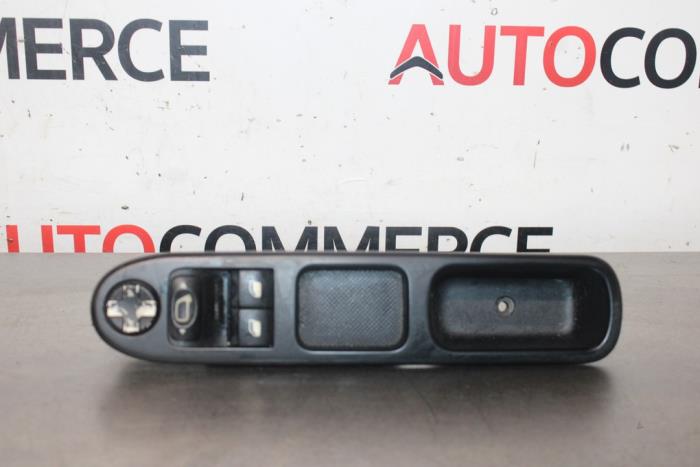 Usados Interruptor de ventanilla eléctrica Peugeot 207/207+ (WA/WC/WM) 1.4 16V VTi Precio de solicitud ofrecido por Autocommerce