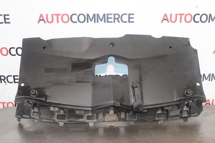 Begagnade Grill Citroen C5 III Berline (RD) 1.6 HDiF 16V 110 Pris € 30,00 Marginaltabell erbjuds av Autocommerce