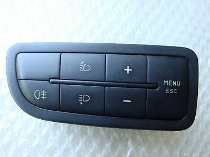 Commodo phare d'un Peugeot Bipper (AA) 1.4 HDi 2010