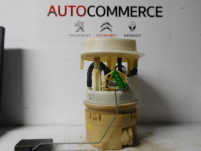 Usagé Pompe à carburant Citroen C5 I Break (DE) 2.0 16V Prix € 20,00 Règlement à la marge proposé par Autocommerce