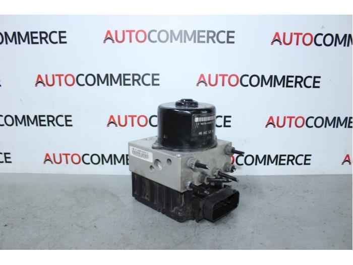 Usagé Bloc ABS Peugeot 206 (2A/C/H/J/S) 1.9 D Prix € 30,00 Règlement à la marge proposé par Autocommerce