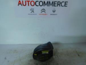 Used Rear seatbelt tensioner, right Renault Megane II CC (EM) 1.9 dCi 120 Price € 70,00 Margin scheme offered by Autocommerce