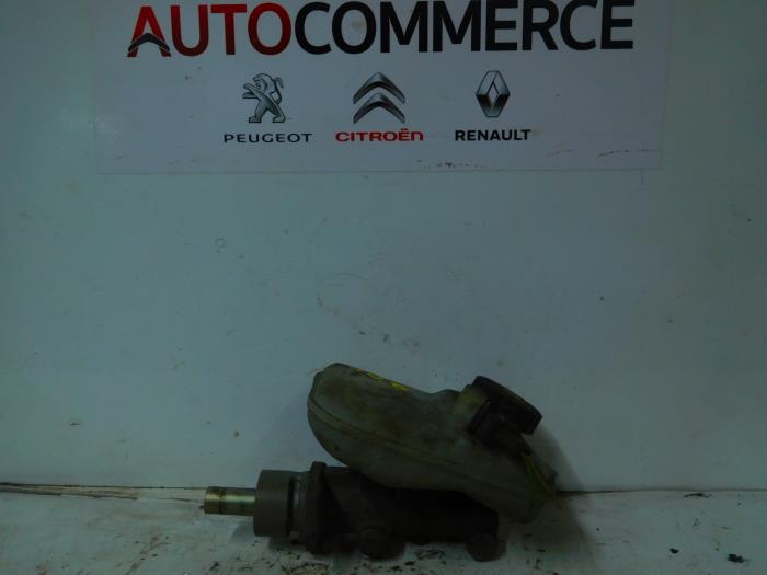 Master brake cylinder
