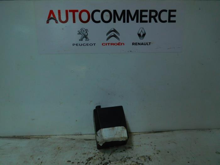 Steering box lock from a Renault Laguna II (BG) 1.6 16V 2002