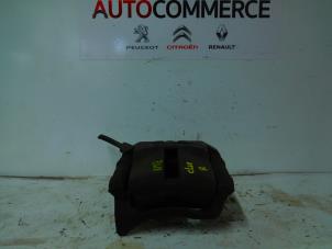 Used Front brake calliper, right Renault Clio II Societe (SB) 1.5 dCi 68 Price € 10,00 Margin scheme offered by Autocommerce