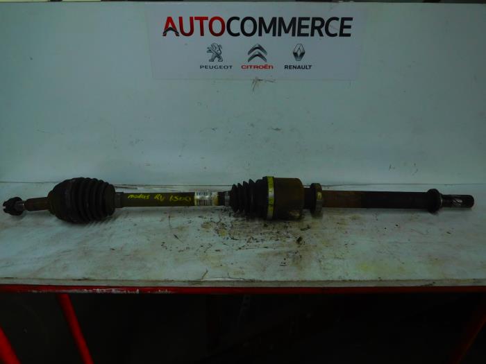 Front drive shaft, right from a Renault Modus/Grand Modus (JP) 1.5 dCi 105 FAP 2009