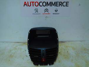 Used Dashboard part Peugeot 207/207+ (WA/WC/WM) 1.6 HDi 16V Price € 15,00 Margin scheme offered by Autocommerce