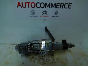 Used Steering column housing Renault Espace (JK) 2.2 dCi 150 16V Grand Espace Kat. Price € 35,00 Margin scheme offered by Autocommerce