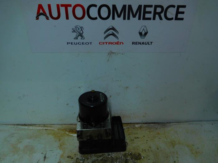 Begagnade ABS-pump Citroen C5 II Break (RE) 1.6 HDiF 16V Pris € 85,00 Marginaltabell erbjuds av Autocommerce