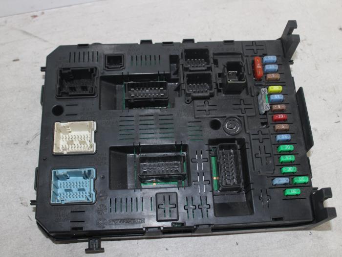 Used Peugeot 307 SW (3H) 1.6 HDiF 110 16V Fuse box - 21676031 ...