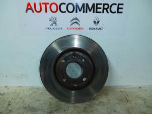 Used Front brake disc Renault Clio IV Estate/Grandtour (7R) 0.9 Energy TCE 90 12V Price € 10,00 Margin scheme offered by Autocommerce
