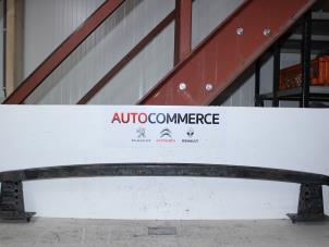 Used Front bumper frame Peugeot 407 (6D) 2.0 HDiF 16V Price € 40,00 Margin scheme offered by Autocommerce