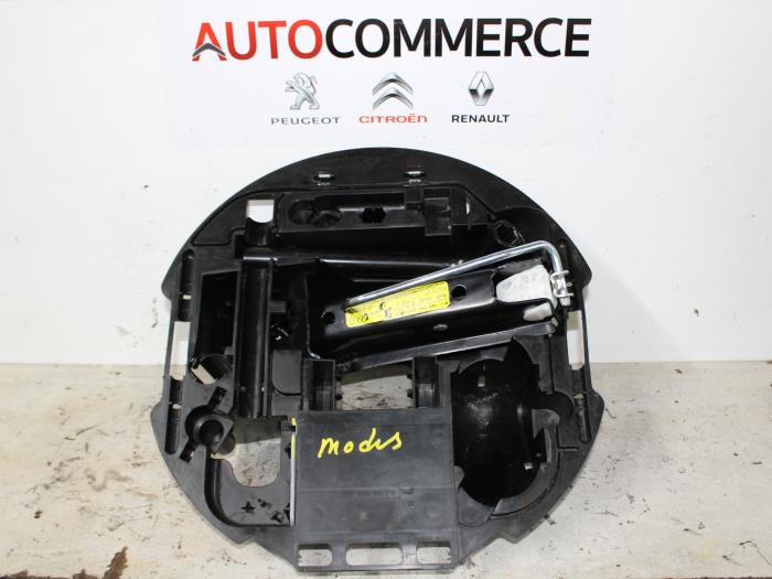 Używane Zestaw narzedzi Renault Modus/Grand Modus (JP) 1.5 dCi 105 FAP Cena € 20,00 Procedura marży oferowane przez Autocommerce