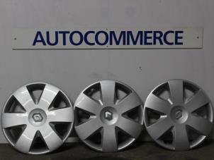 Used Wheel cover (spare) Renault Clio IV Estate/Grandtour (7R) 1.5 Energy dCi 90 FAP Price on request offered by Autocommerce
