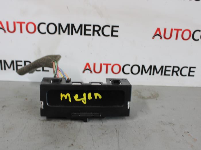 Begagnade Innerdisplay Renault Megane II Grandtour (KM) 1.4 16V Pris € 20,00 Marginaltabell erbjuds av Autocommerce