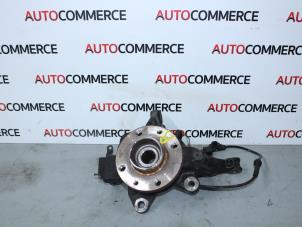 Used Knuckle, front right Renault Clio III (BR/CR) 1.2 16V 75 Price on request offered by Autocommerce