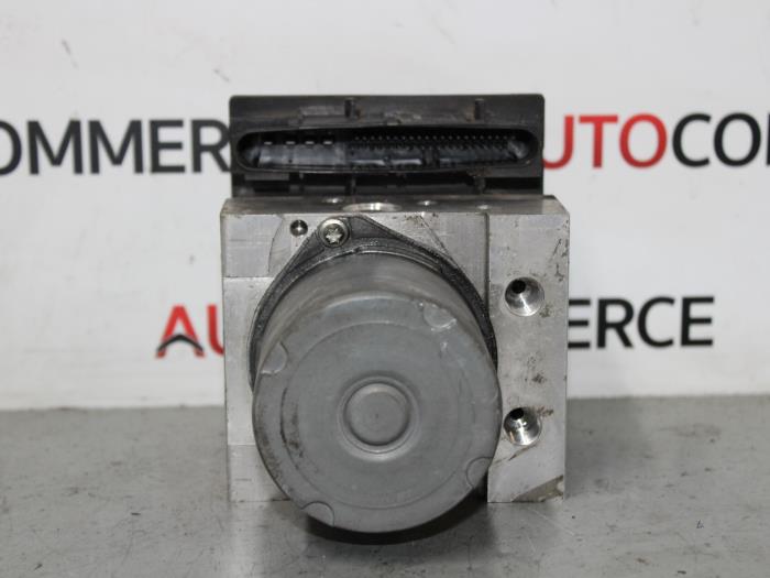 Begagnade ABS-pump Renault Scénic II (JM) 1.9 dCi 120 Pris € 90,00 Marginaltabell erbjuds av Autocommerce