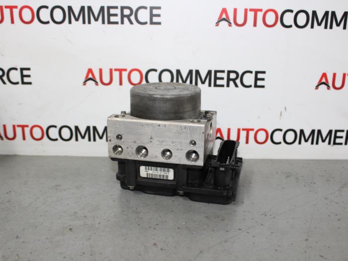 Usagé Bloc ABS Renault Scénic II (JM) 1.5 dCi 85 Prix € 30,00 Règlement à la marge proposé par Autocommerce