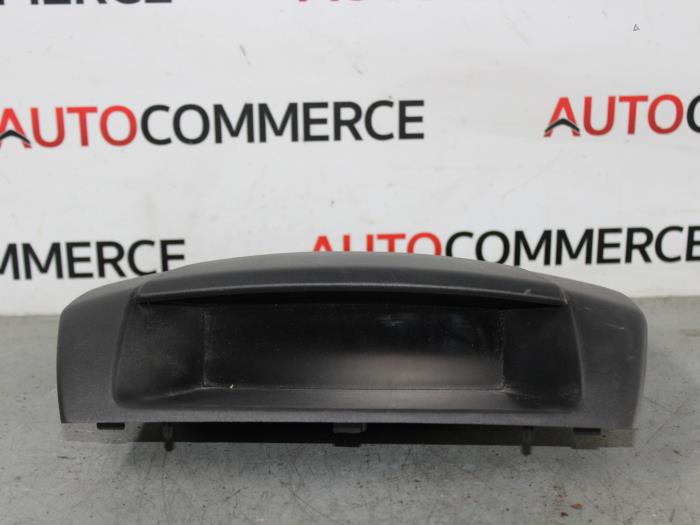 Begagnade Innerdisplay Peugeot Partner (GC/GF/GG/GJ/GK) 1.6 HDI 75 Phase 2 Pris € 40,00 Marginaltabell erbjuds av Autocommerce