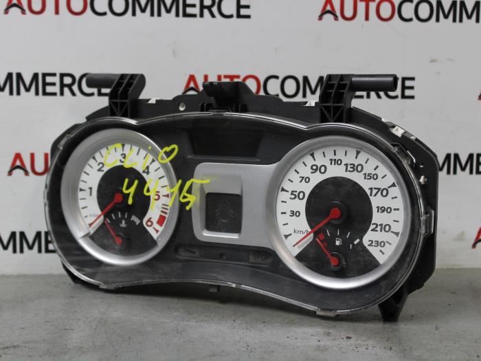 Cuentakilómetros de un Renault Clio III (SR) 1.5 dCi 70 2010
