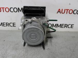 Used ABS pump Renault Clio III (SR) 1.5 dCi 70 Price € 20,00 Margin scheme offered by Autocommerce