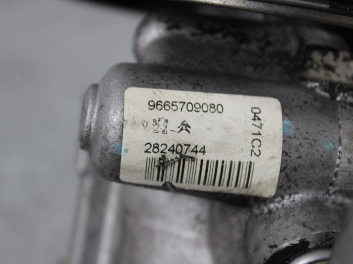 Lenkkraftverstärker Pumpe van een Peugeot Partner (GC/GF/GG/GJ/GK) 1.6 HDI 75 16V 2011
