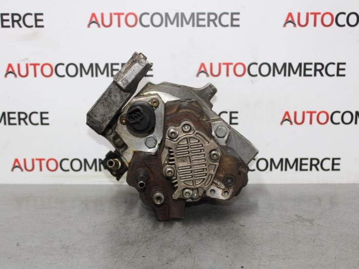 Mechanical fuel pump from a Peugeot 206 (2A/C/H/J/S) 1.4 HDi 2004