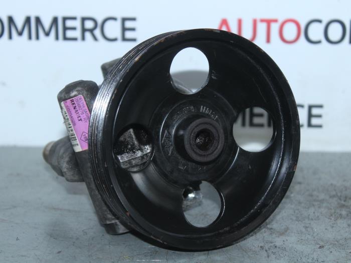 Usagé Pompe de direction Renault Laguna II (BG) 1.8 16V Prix € 20,00 Règlement à la marge proposé par Autocommerce