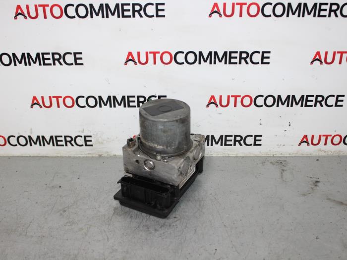 Usagé Bloc ABS Renault Grand Scénic II (JM) 2.0 16V Prix € 20,00 Règlement à la marge proposé par Autocommerce