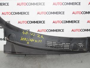 Used Cowl top grille Citroen Berlingo 1.9 Di Price on request offered by Autocommerce
