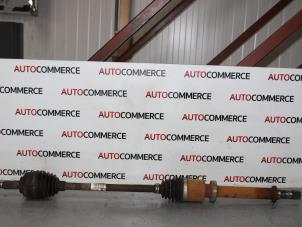 Used Front drive shaft, right Renault Clio III (BR/CR) 1.2 16V 75 Hi-Flex Price € 25,00 Margin scheme offered by Autocommerce
